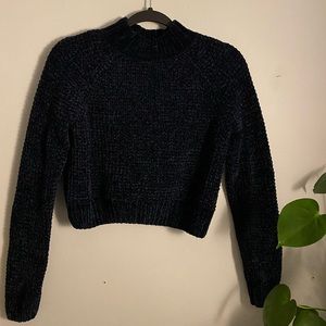 Super cute navy blue cropped turtle neck from H&M.